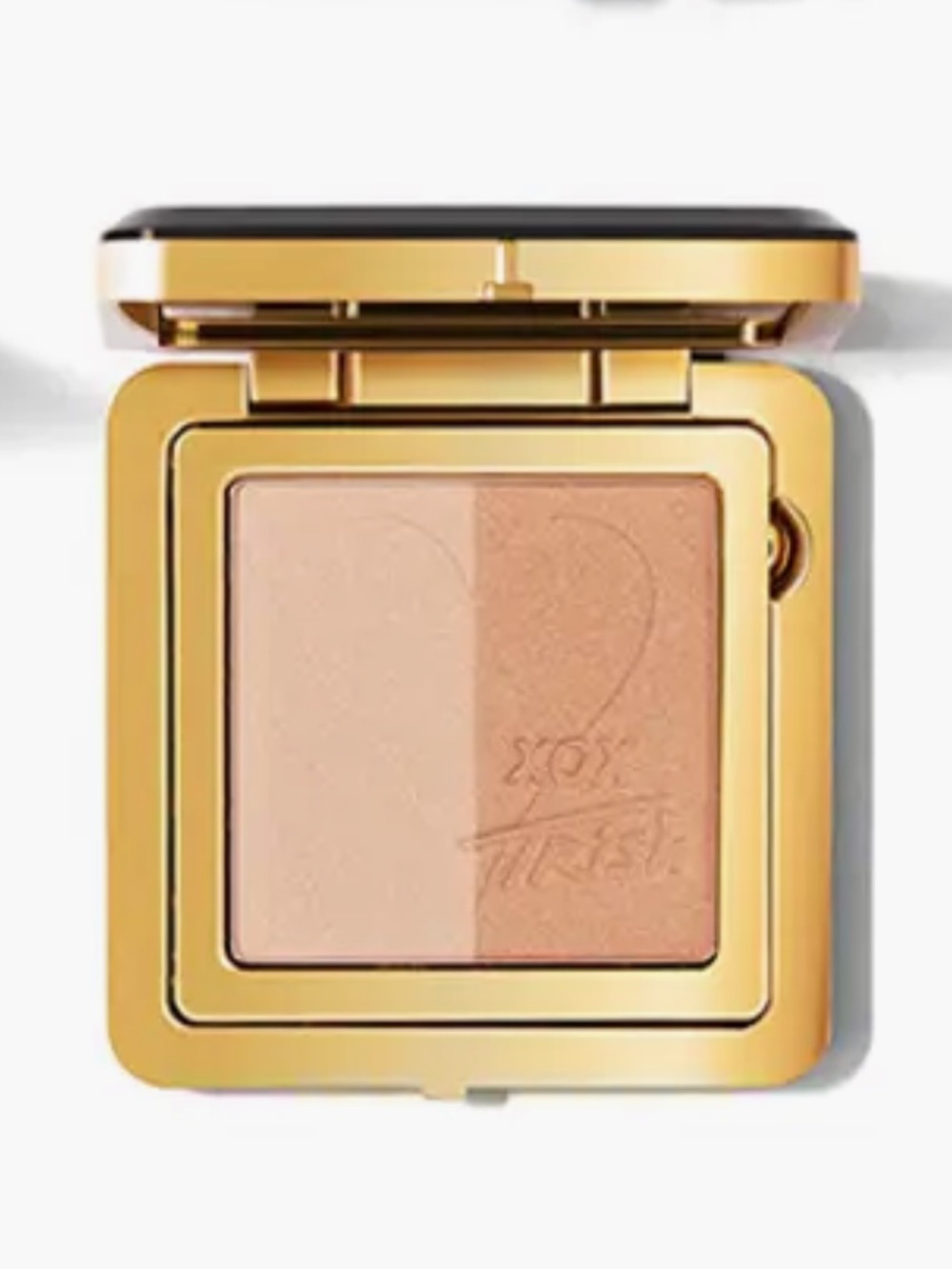 Trish McEvoy Dual Resort Bronzer highlighter in compact
